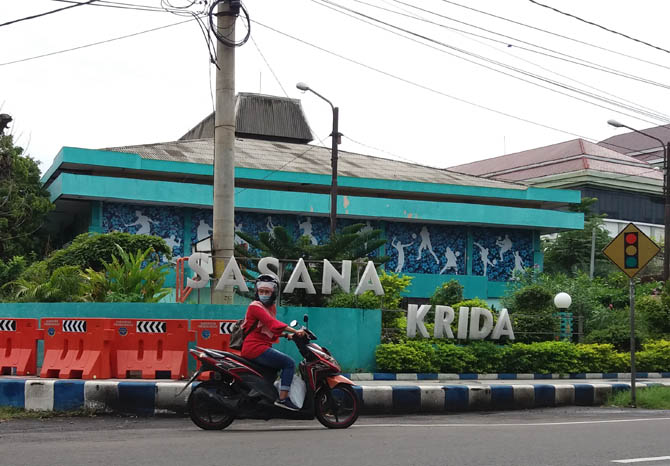 GOR Sasana Krida Kraksaan, salah satu aset Pemkab Probolinggo di bawah pengelolaan Perusda. (Achmad Arianto/Jawa Pos Radar Bromo)