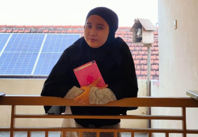 MAHASISWI: Gaya Majda Qudsiyatul Malikh yang kini berkuliah di UIN Maulana Malik Ibrahim. (Foto: Dok Pribadi)
