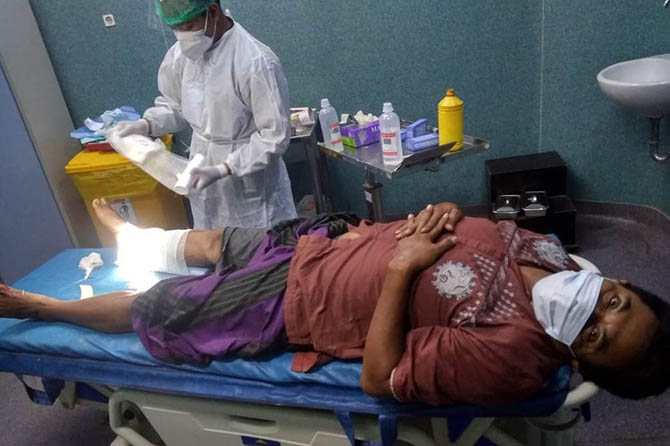 TERLUKA: Usman saat dirawat di RS Bhayangkara. (Foto: Istimewa)