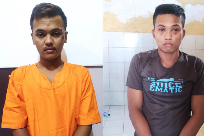 SEMPAT DIMASSA: Sony Yoga Pratama dan Dian Sugianto saat diamankan petugas. (Polsek Wonoasih For Jawa Pos Radar Bromo)