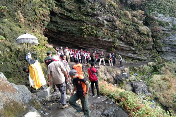 SAKRAL: Gua Widodaren di Desa Wonokitri, Tosari, Kabupaten Pasuruan disakralkan sejak zaman nenek moyang warga Tengger. (Foto: Istimewa)