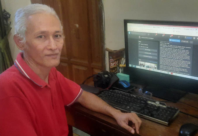 PEDULI HISTORI: Achmad Budiman saat ditemui Jawa Pos Radar Bromo. (Foto: Fahrizal Firmani/Jawa Pos Radar Bromo)