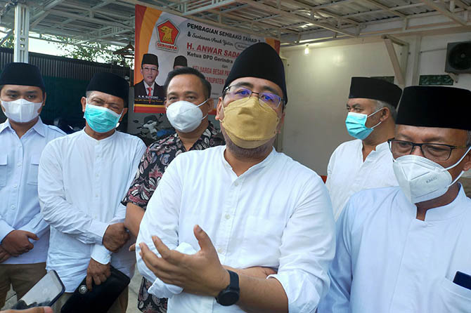 MINIM PERHATIAN: Anwar Sadad meminta pemerintah memperhatikan nasib anak-anak korban Covid-19. (Iwan Andrik/Radar Bromo)