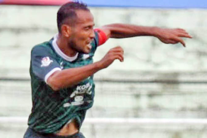 LAGA BERAT: Kapten Assyabaab Bangil Santoso yang diprediksi bakal diturunkan dalam laga melawan Persikota Kota Batu sore nanti. (Foto: Radar Sidoarjo)