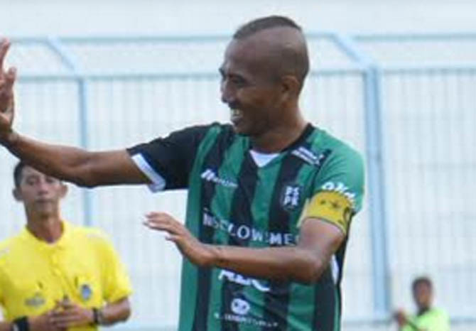 ASSIS TERBANYAK: Kapten PSPK Siswanto. Dia diandalkan untuk memimpin PSPK di fase knock out Liga 3 Jatim. (Zainal Arifin/ Radar Bromo)