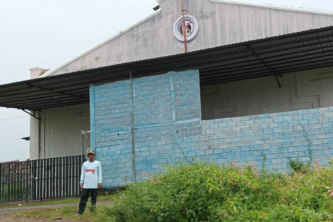 MASIH KOKOH: Bekas bangunan PG Kandang Djati di Kraksaan yang sampai saat ini masih berdiri. (Foto: Agus Faiz Musleh/Jawa Pos Radar Bromo)