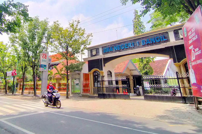 PROYEKSI TARUNA MADANI: SMAN 1 Bangil yang diproyeksi menjadi SMAN Taruna Madani Jatim. (Iwan Andrik/Radar Bromo)