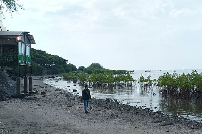 DULU PELABUHAN ALTERNATIF: Pesisir pantai binor yang dahulu dikenal sebagai tempat kalangan saudagar bertemu. (Foto: Agus Faiz Musleh/Jawa Pos Radar Bromo)
