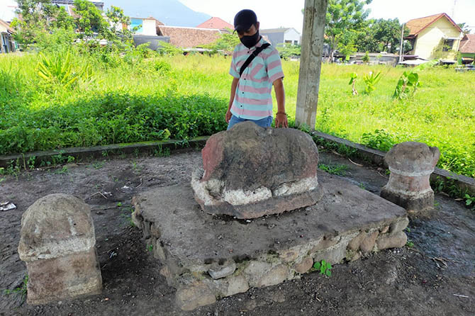 CAGAR BUDAYA: Situs Watu Banteng di Petungasri Pandaan. (Rizal Syatori/Radar Bromo)