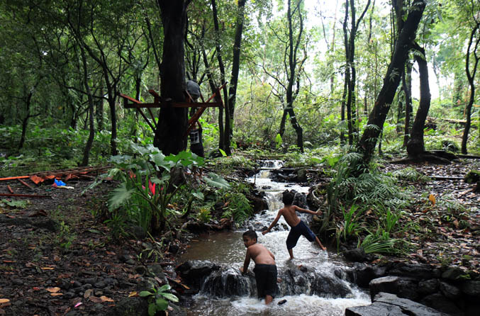 DIKELOLA LMDH: Suasana di Tirta Ageng yang ada di Lumbang. (Foto: Zainal Arifin/Radar Bromo)
