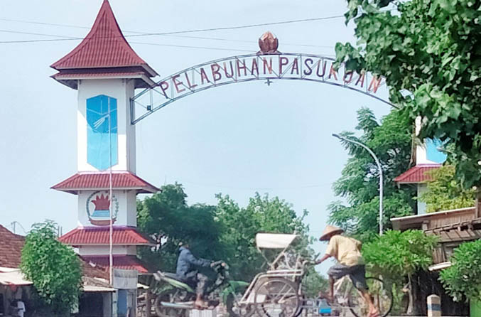 AKSES MASUK: Pelabuhan Tanjung Tembikar dikembangkan sebagai wisata bahari Kota Pasuruan. (Foto: M. Busthomi/Jawa Pos Radar Bromo)