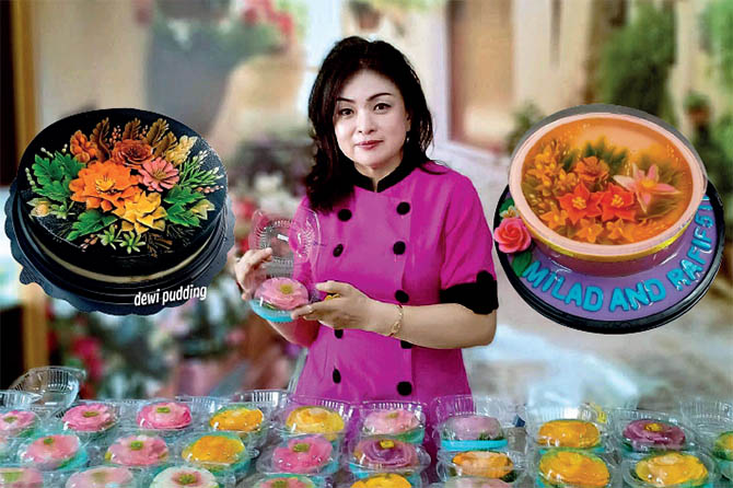 KREATIF: Yulia Dewi Surya Jaya menunjukkan puding art hasil karyanya. Ia hanya butuh waktu 15 menit untuk menggambar dalam puding dengan beragam motif. (Yulia Dewi Surya Jaya for Radar Bromo)