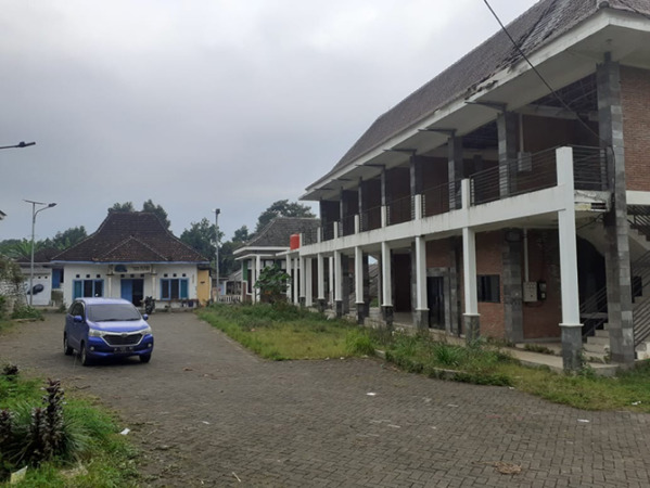 KOSONG: Rest Area di Desa Puspo/Kecamatan Puspo, Kabupaten Pasuruan masih kosong sampai saat ini.