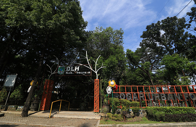 URBAN FOREST: Hutan Kota di Pogar Bangil merupakan salah satu yang menjadi paru-paru Kabupaten Pasuruan. (Mokhammad Zubaidillah/ Radar Bromo)