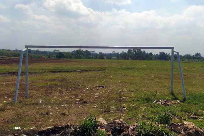 TANAH BENGKOK: Lapangan olahraga yang dibangun di atas tanah kas desa. Lapangan ini untuk aktivitas olahraga masyarakat. (Foto: Pemdes Capang for Jawa Pos Radar Bromo)