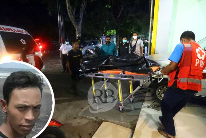 EVAKUASI: Jenazah korban Alex Umainuri, dibawa ke kamar mayat RSUD dr. Mohammad Saleh, Kota Probolinggo, (20/7). (Zainal Arifin/ Radar Bromo)
