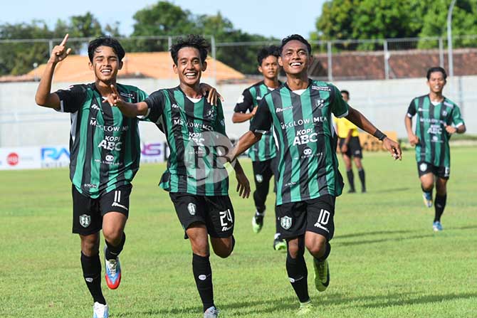 GANTI PENGELOLA: Para penggawa PSPK saat berlaga di Liga 3 Jatim musim lalu. Musim ini, PSPK bakal dikelola Universitas Muhammadiyah Jember. (Ramada Kusuma/Radar Banyuwangi)