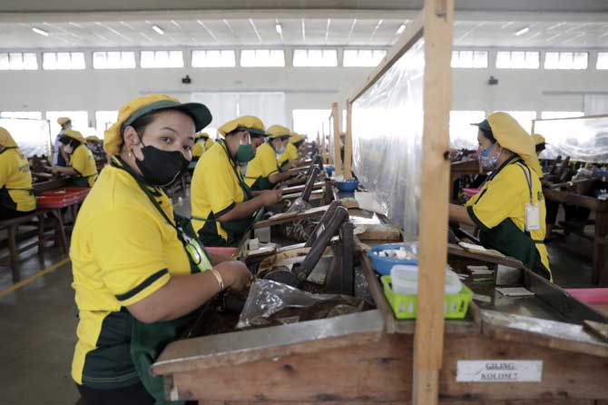 Sektor industri hasil tembakau jadi salah satu fokus penggalian pajak Jatim III.