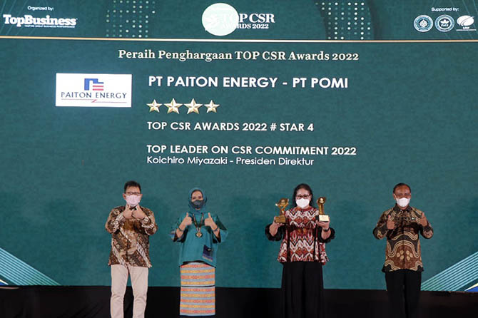 PENGHARGAAN: PT Paiton Energy dan PT POMI mendapat penghargaan Top CSR Awards Star 4. Mendapat predikat sangat baik (bintang 4) terkait keselarasan CSR dengan strategi bisnis perusahaan. (Foto: Istimewa)