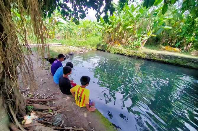 MASIH TERJAGA: Sumber air Tirto Tombo yang berada di Gununggangsir, Kecamatan Beji, Kabupaten Pasuruan. Sekitar 200 meter dari Candi Gununggangsir. (Foto: Iwan Andrik/Jawa Pos Radar Bromo)