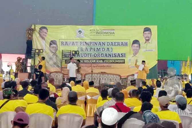 SEPAKAT: Suasana rapat pimpinan daerah DPD Golkar Kabupaten Probolinggo, Minggu (4/12) lalu. (Foto: Agus Faiz Musleh/Jawa Pos Radar Bromo)