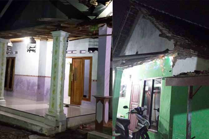 RUSAK: Atap rumah milik warga Dusun Klompangan, Desa Tanjungsari yang disapu angin puting beliung. (Foto: Camat Krejengan for Jawa Pos Radar Bromo)
