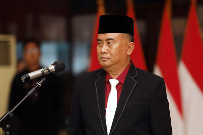 SEKDA BARU: Ugas Irwanto sesaat usai dilantik jadi Sekda Kabupaten Probolinggo. (Zainal Arifin/Jawa Pos Radar Bromo)