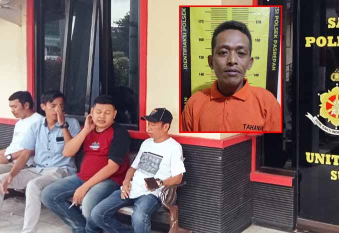 PANIK: Mursidi (kaus merah) saat berada di Polres Pasuruan. Dini hari kemarin dia diserang warganya, bahkan nyaris ditebas pedang. Inset, Abdul Anwar yang sudah mendekam di sel mapolsek Pasrepan. (Foto: Istimewa)