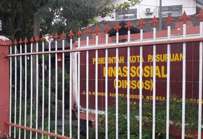 Kantor Dinas Sosial di Jalan dr Wahidin Sudirohusodo.