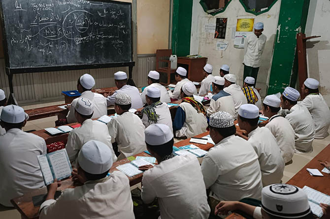 LINTASI ZAMAN: Ponpes Salafiyah jadi salah satu ponpes yang menerima penghargaan 1 abad NU. (Muhamad Busthomi/Radar Bromo)