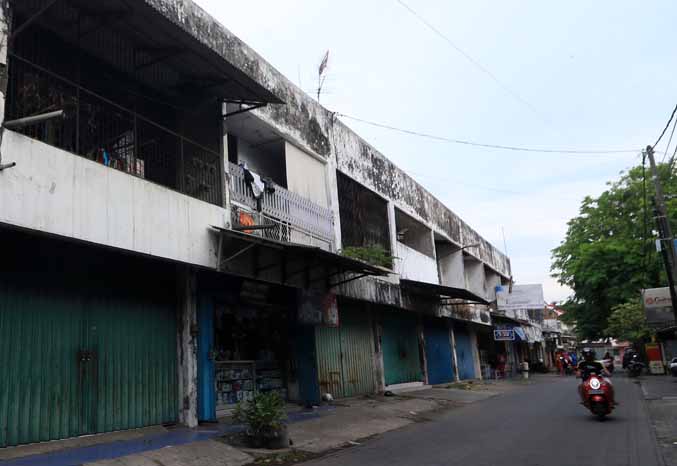 LAGI DISELIDIKI: Plaza Bangil yang erupakan aset Pemkab Pasuruan. (Foto: M Zubaidillah/Jawa Pos Radar Bromo)