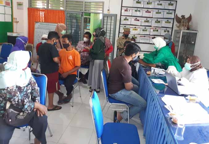 INOVASI KESEHATAN: Suasana di Puskesmas Kanigaran saat membuka Posyandu Jiwa Teman Bahagia. (Foto: Arif Mashudi/Jawa Pos Radar Bromo)