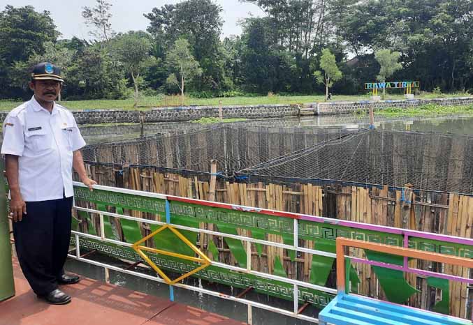 MAKIN LENGKAP: Wisata apung yang ditambah fasilitas keramba. (Foto: Fahrizal Firmani/Jawa Pos Radar Bromo)