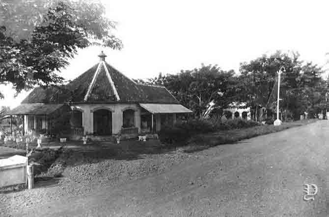 MEGAH PADA ZAMANNYA: Kondisi gedung pelayanan Pabrik Gula Bagoe saat masih jaya dulu. (Istimewa)