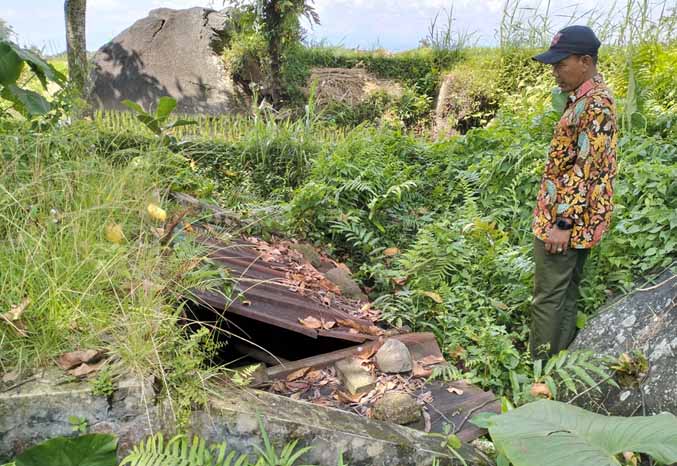 SUMBER UTAMA: Mata air Sumber Suko, sekelilingnya di tembok dan diatasnya di tutup seng berada di Dusun Beji Kidul, Desa Sumbersuko, Kecamatan Purwosari.