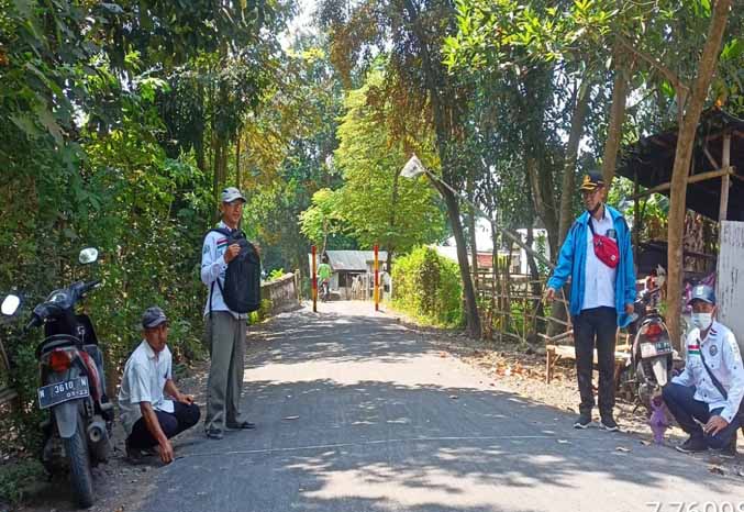 LEBIH BAIK: Salah satu jalan di Desa Alastengah, telah rampung diaspal. Pembangunan jalan dimulai dari Dusun Krajan dan Dusun Dawuh. Kondisi jalan di Desa Alastengah hampir semua baik. (Foto: Pemdes Alastengah for Jawa Pos Radar Bromo)