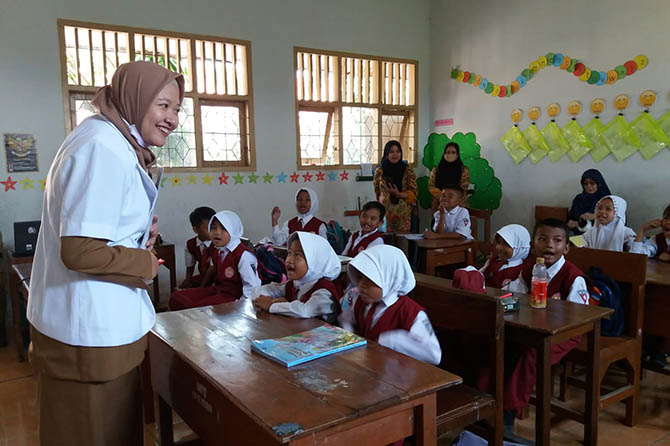 Suasana kunjung lapangan ke peserta Lomba Inoda Senin (29/5). (Foto: Didik Purwanto/Radar Bromo)