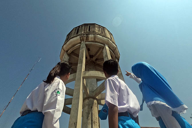 DIREVITALISASI: Menara air peninggalan Belanda di Kota Pasuruan ini akan direvitalisasi tahun ini dengan anggaran Rp 600 Juta. (Foto: M Zubaidillah/Jawa Pos Radar Bromo)