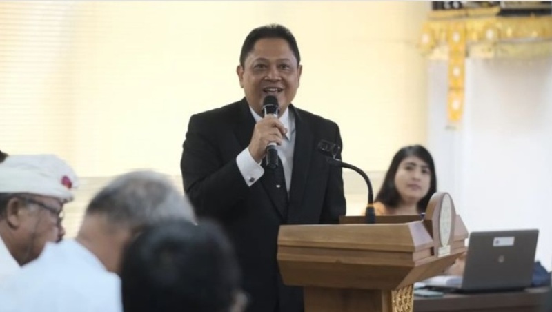 BALON : Balon (bakal calon) anggota DPD RI, Ida Bagus Rai Dharmawijaya Mantra, meraih gelar dokter ilmu manajemen.