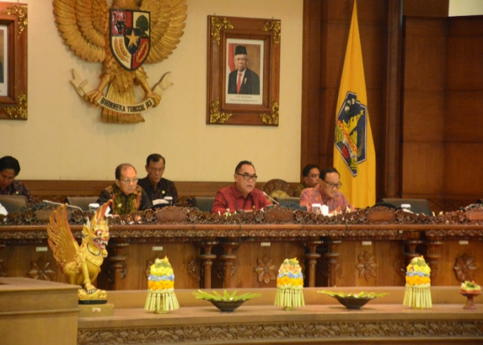 SIDANG : Rapat Paripurna ke-22 tahun 2023 DPRD Provinsi Bali, Senin (26/6).