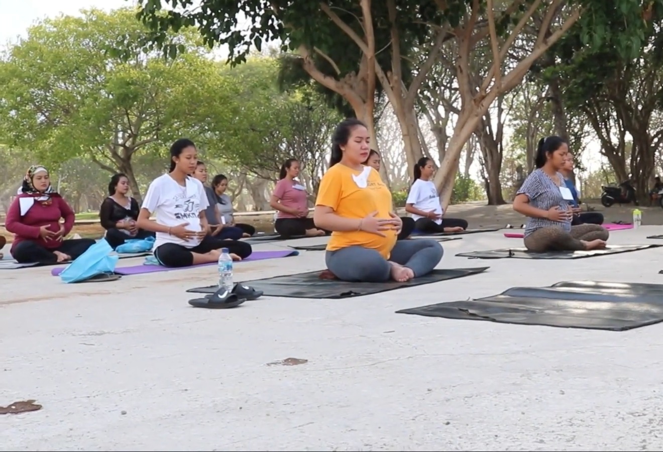 HAMIL : Yoga  bisa juga dilakukan oleh ibu hamil jelang persalinan