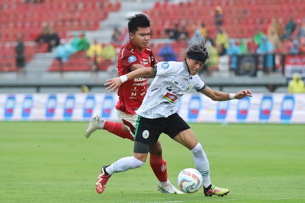 Duel perdana Liga 1 Indonesia antara Bali United vs PSS Sleman. Skor 0-1 untuk kemenangan PSS Sleman.