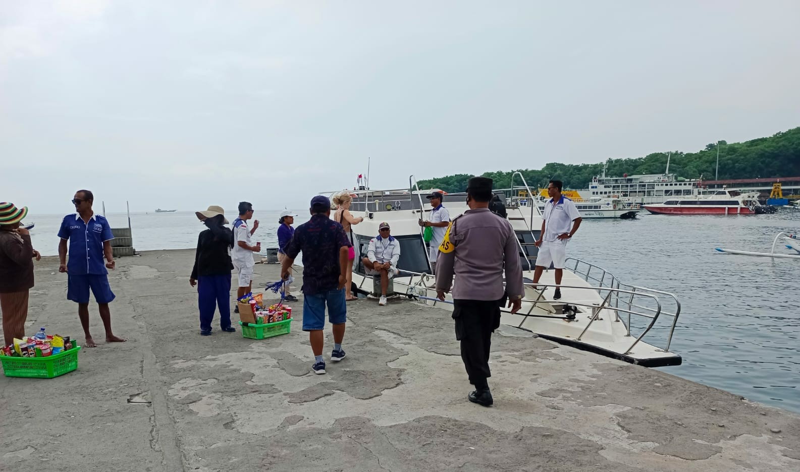 BUKA TUTUP: Fast boat di Dermaga Rakyat, Desa Padangbai, Manggis, Karangasem menerapkan pola buka tutup.