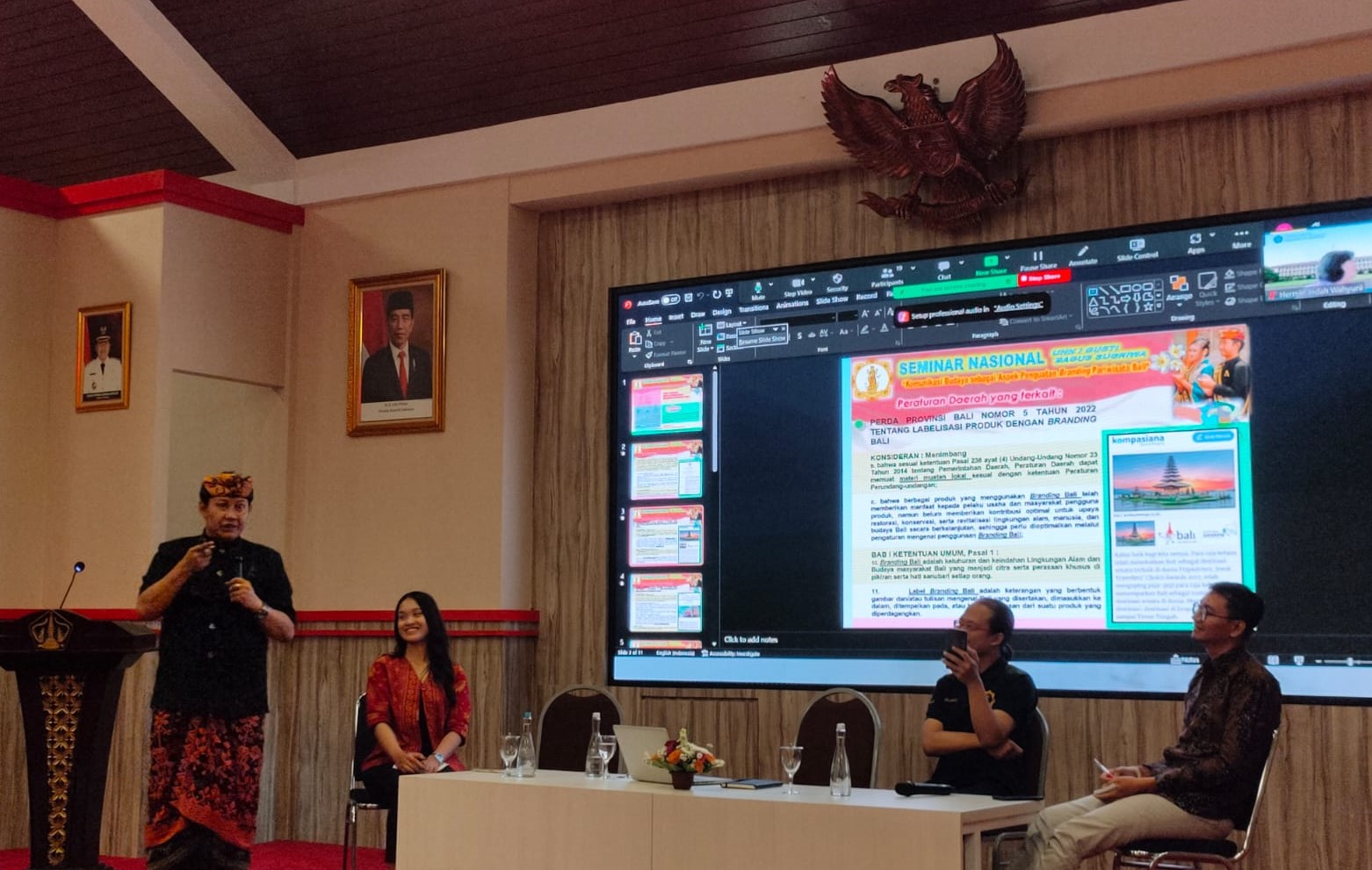 Magister Program Studi Ilmu Komunikasi Hindu, Universitas Hindu Negeri I Gusti Bagus Sugriwa angkatan 2022 menggelar seminar nasional, Minggu 2 Juli 2023.