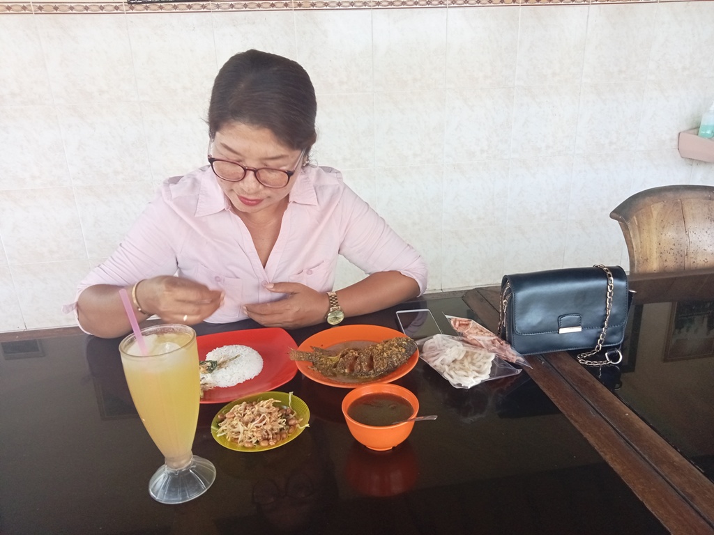 MUJAIR NYAT-NYAT: Porsi mujair Nyat-Nyat olahan Rumah Makan Nirmala, Desa Adat Lepang, Desa Takmung, Banjarangkan menjadi salah satu rekomendasi tempat kuliner di Klungkung.