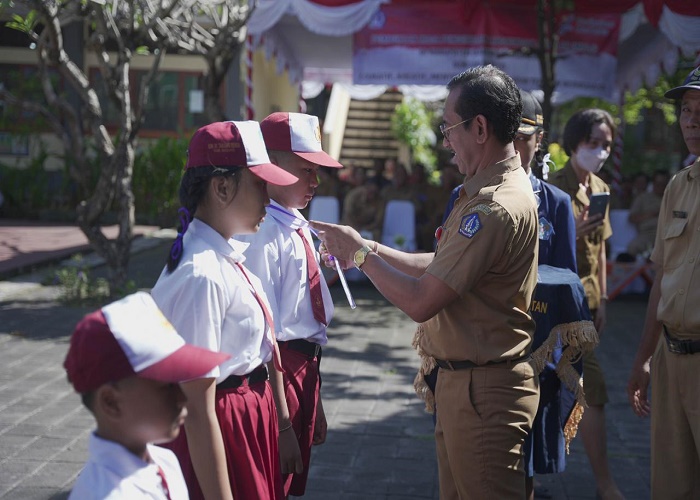 MPLS: Pelaksnaaan MPLS tingkat Kabupaten di Badung, berpusat di SMPN 3 Kuta Selatan, Senin (10/7).