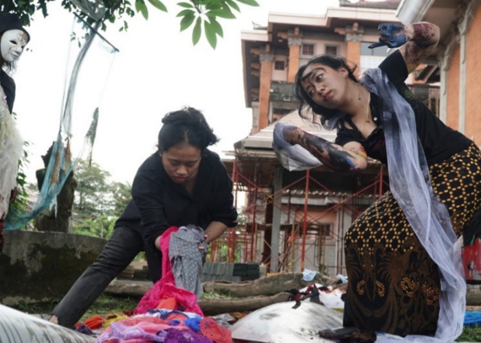 SENIMAN : Pagelaran Nungkalik International Festival yang digelar BEM ISI Denpasar.