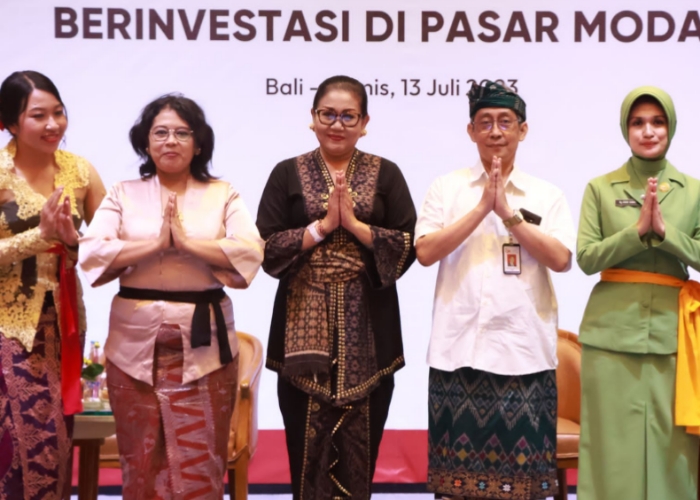 KETUA : TP PKK Provinsi Bali Ny. Putri Suastini Koster.