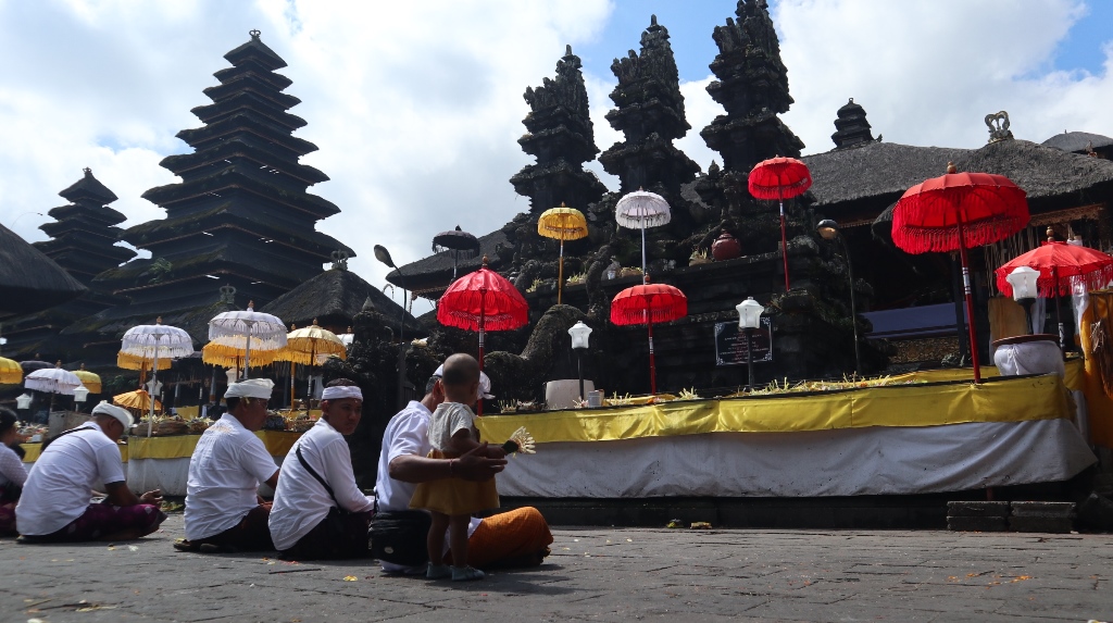 TEMPAT SUCI UMAT HINDU: Salah satu Pura Kahyangan Jagat yang ada di Bali.
