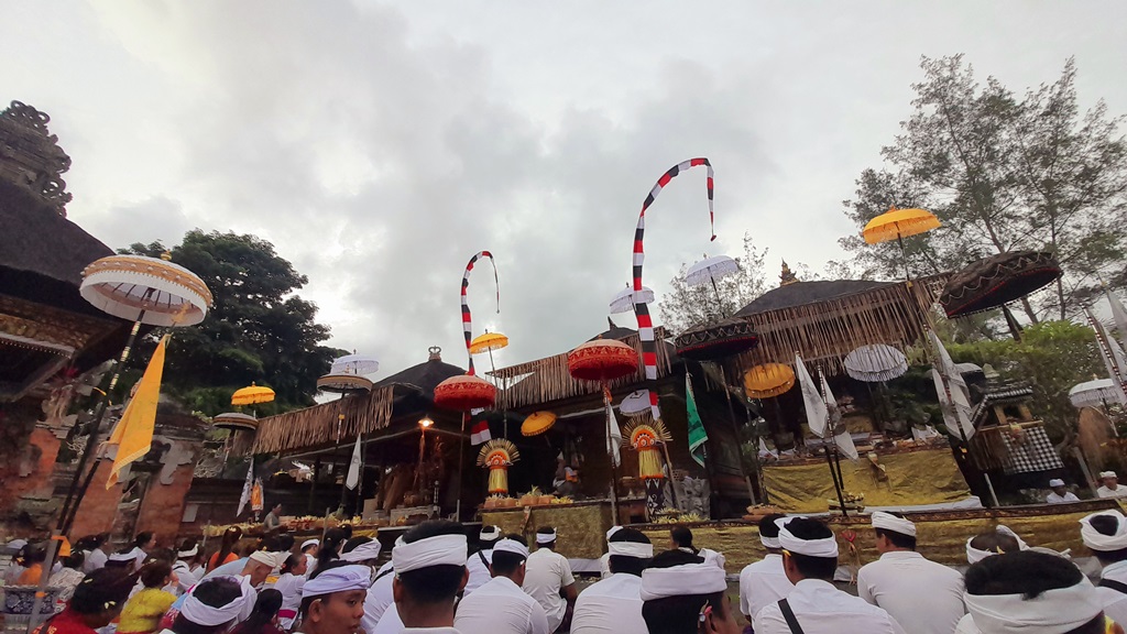 PURA DALEM BAGI UMAT HINDU: Suasana di salah satu Pura Dalem di Bali.
